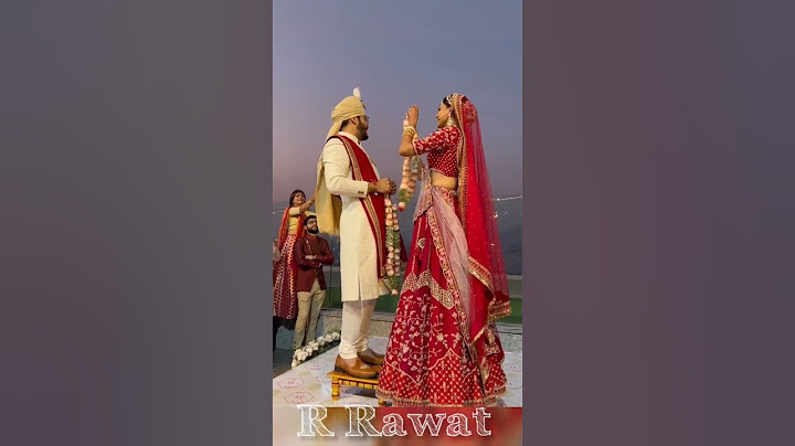 Groom won't put the Varmala without a kiss #wedding #shorts #bride #couple
