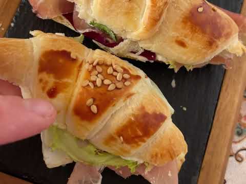 BRIOCHES SALATE di pasta sfoglia con prosciutto crudo