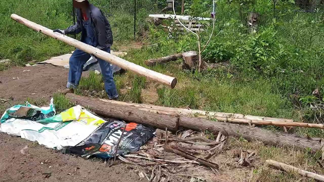 DIY | Building a GARDEN RETREAT With Found Materials 