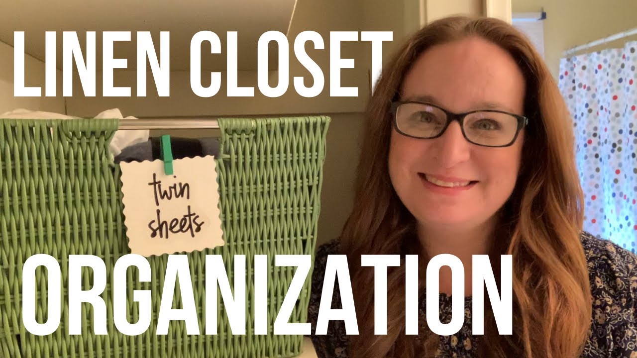 The one minimalism habit that organizes my linen closet || Linen Closet Before and After