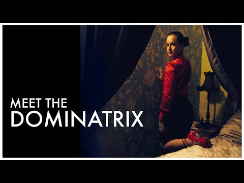 Meet Dominatrix Vivienne L'Amour