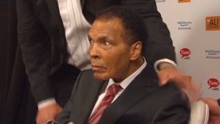 Muhammad Ali makes rare public appearance