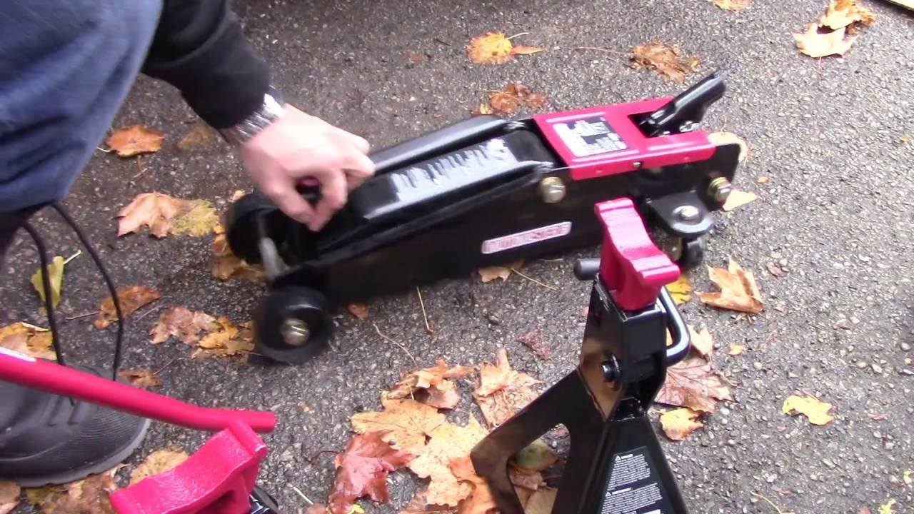 Unboxing/Review Of The Motomaster 3 Ton SUV Floor Jack - YouTube