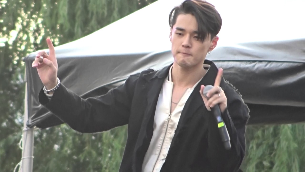 [161008] 딘 - Put My Hands On You