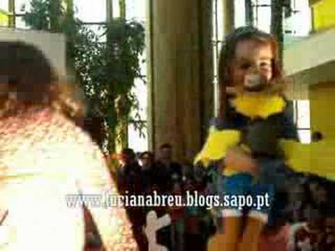 LUCIANA ABREU apresenta desfile de moda- DOLCE VIT...