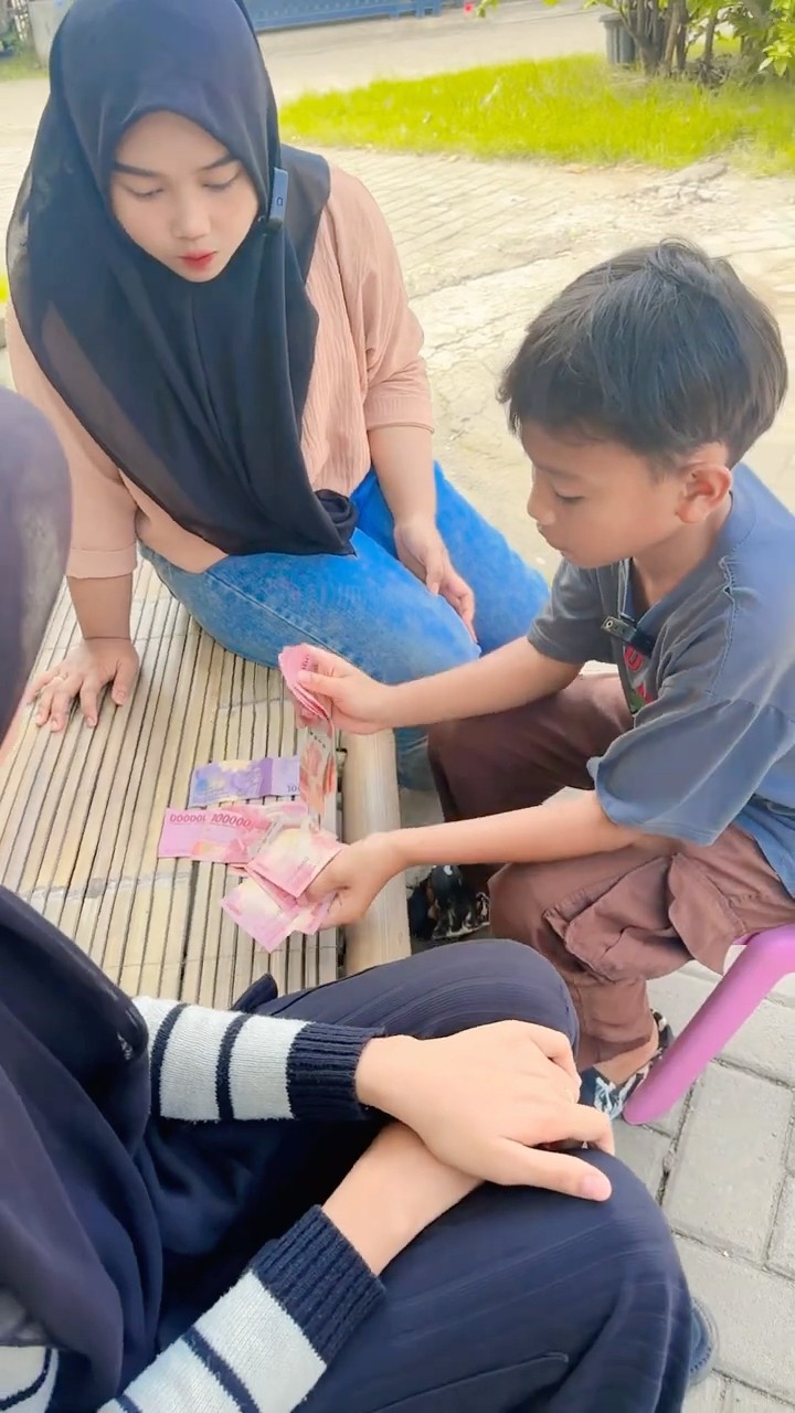 TERNYATA UANGNYA LEBIH BANYAK #sambilancuan #sambilancuan