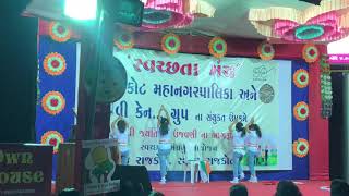 Little girls patriotic dance in honour to welcome PM narendra modi in Rajkot screenshot 5
