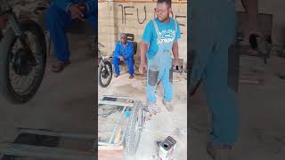 this Nigeria man 🇳🇬 is building motorcycle