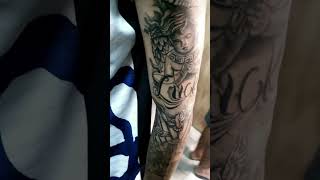 Tatuagem masculina  de favela