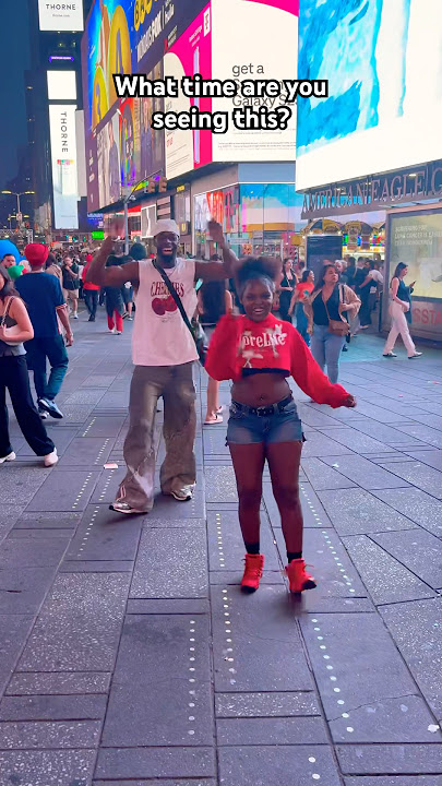 Shake it to the max #youtubeshorts }#tiktok #trendingshorts #dance #sinathedancer