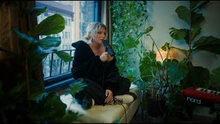 JESSIA - Nobody Hates You (Acoustic Performance)