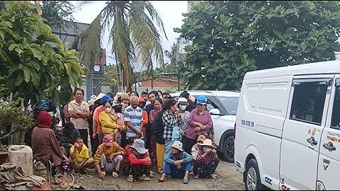 Phat qua cho ba con... Cam on anh chi em trong va ngoai nuoc !