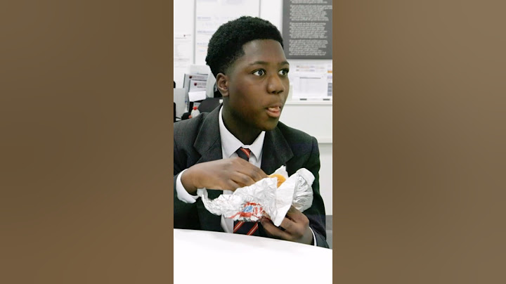 Brits try Baconator for the first time! #wendys #british