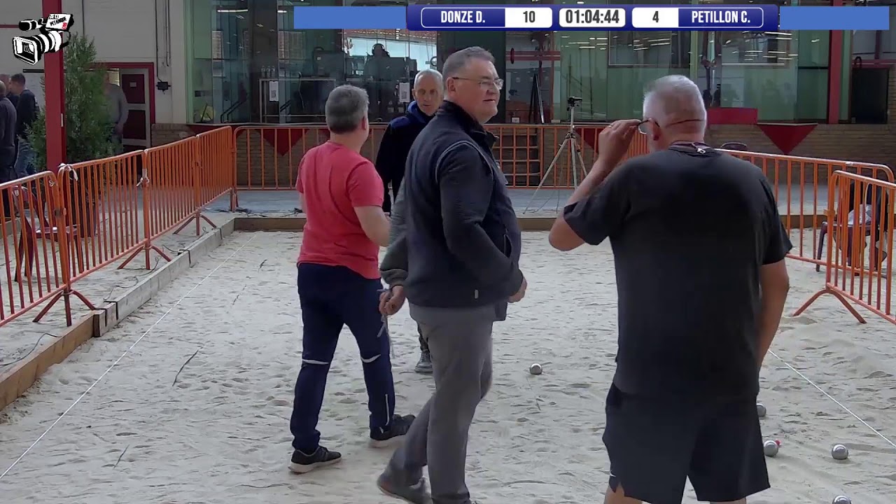 Miniature de la vidéo : Pétanque Indoor La Mouscronnoise (Vétérans)
