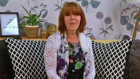 Menopause & bloating: what causes it & how to beat the bloat