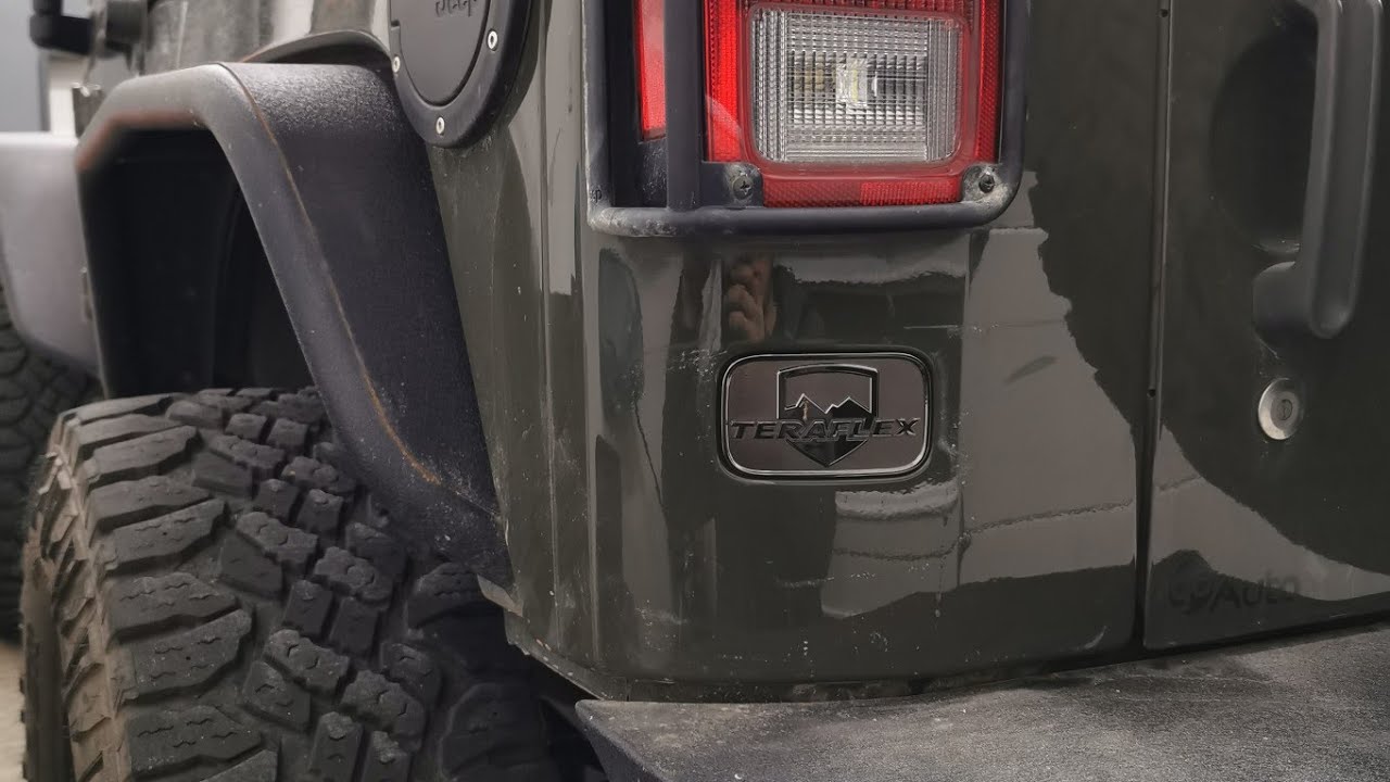 HOW TO DELETE REAR LICENCE PLATE AND RELOCATE IT JEEP WRANGLER JK - YouTube