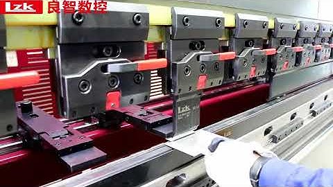 CNC press brake（Original version)125T3200  with CYBELEC CT12 system,SERVO main motor,low noise.