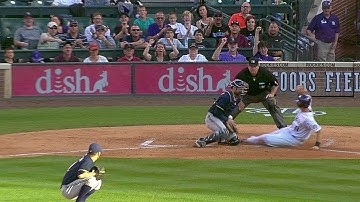 MIL@COL: Dickerson hits an RBI infield single in 2nd