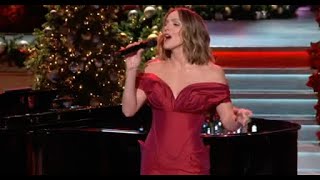 Kat McPhee sings 'Santa Claus is Coming to Town' with David Foster