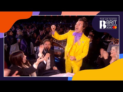 Видео: Celeb mums на The Brits 2015