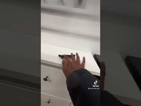 Fingerboarding in ikea
