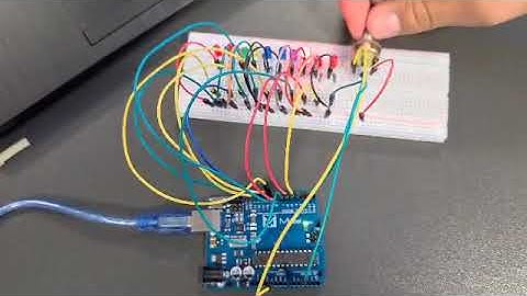 Exercício 2: Efeito perseguição 10 LEDs controlo via potenciómetro