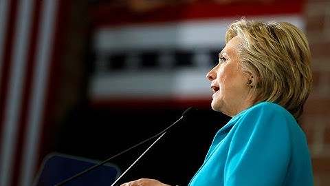 Clinton links Trump with the Alt-Right