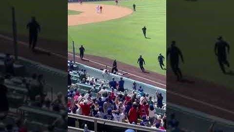 LA Dodgers ball girl tackles fan who invaded field! 💪
