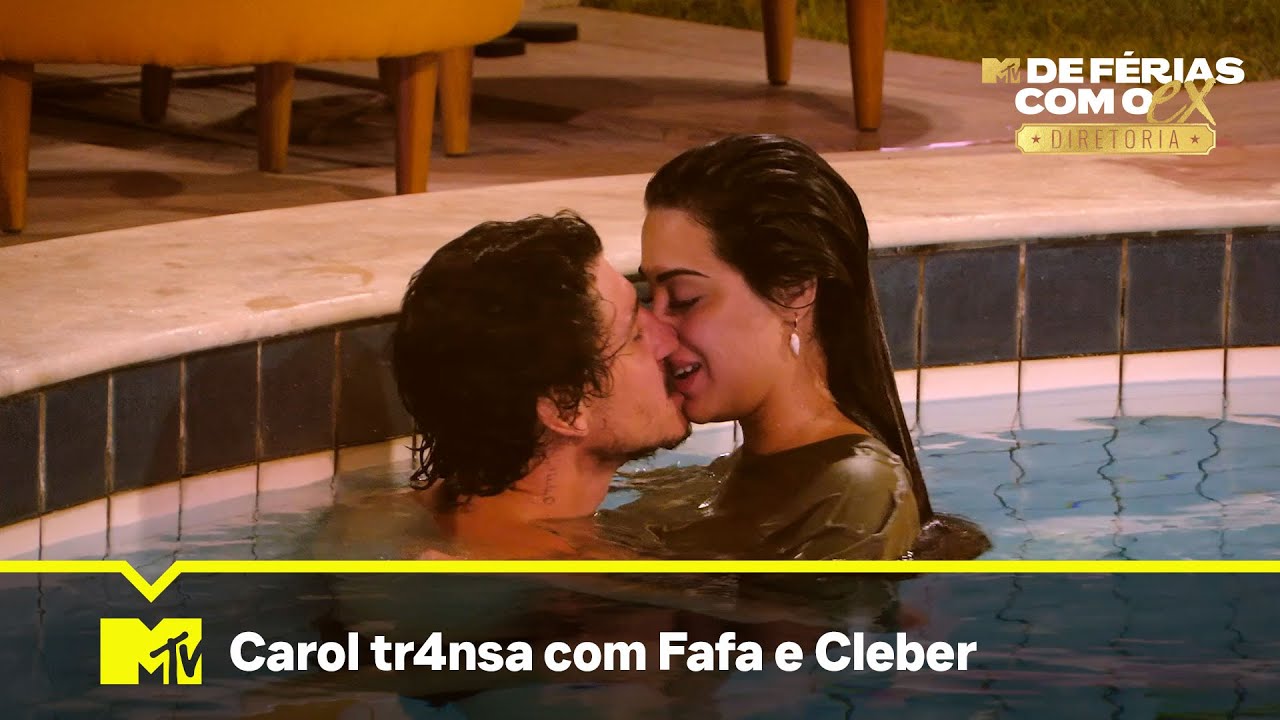 Carol tr4nsou com Cleber na piscina | De Férias Com O Ex Diretoria