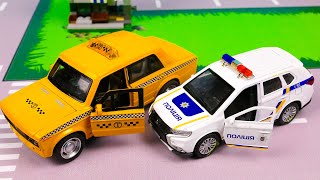 Полицейская машина гонится за внедорожником 633 Серия Мир Машинок