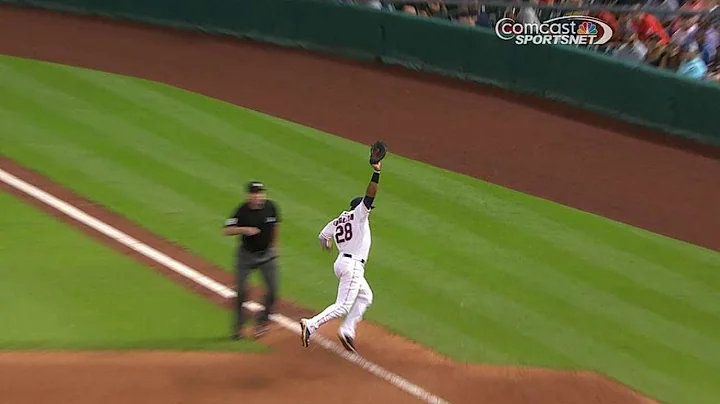 TOR@HOU: Singleton snags Goins' line drive