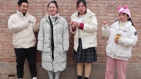 同学们答对问题，才能帮助小楠恢复颜色，小楠最讨厌的人是谁呢？