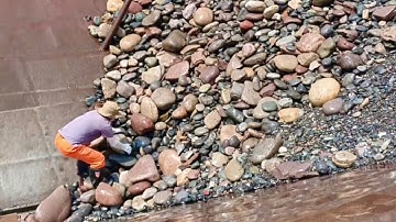 Barge unloads 3200 tons of large cobblestone- Relaxing video