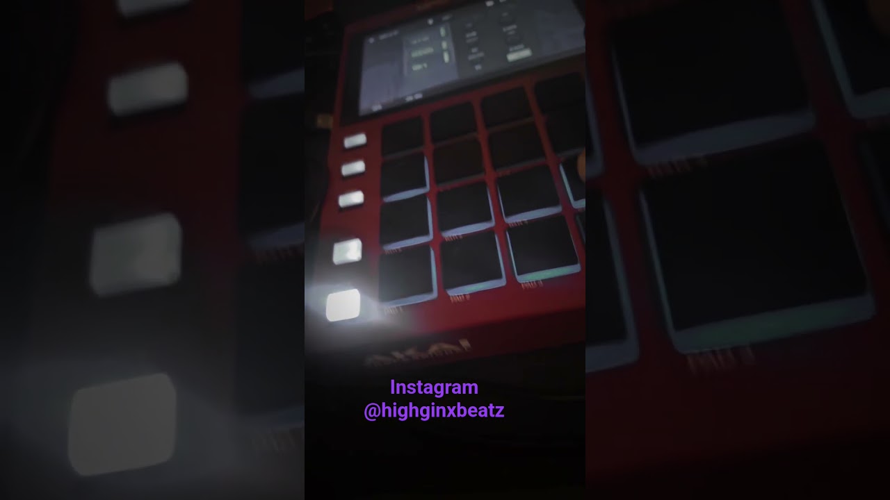 Friday night vibes! 🎶✨️ #beats #musicproducer #mpcbeats #beatmakers #westcoasttypebeats #akai #piano