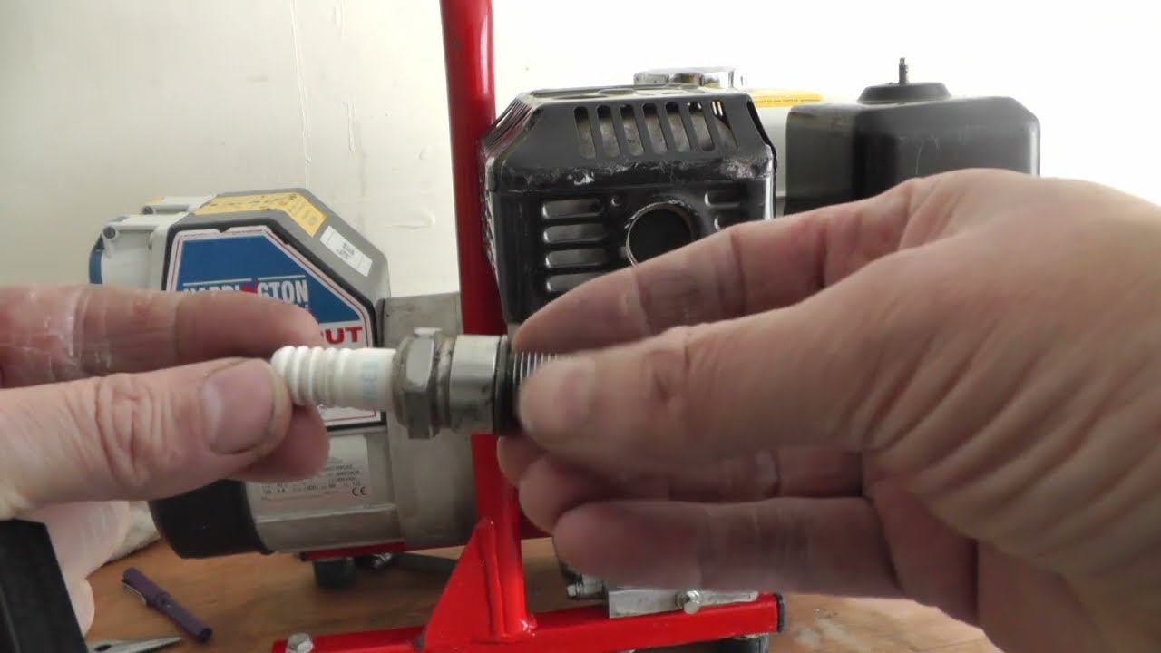 Honda GX series engine replacing , testing the Spark plug - YouTube