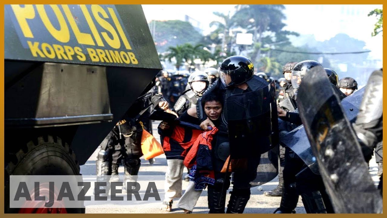 🇮🇩 جاكرتا في حالة تأهب مع تحول الاحتجاجات التي أعقبت خسارة الانتخابات إلى أعمال عنف | الجزيرة الإنجليزية