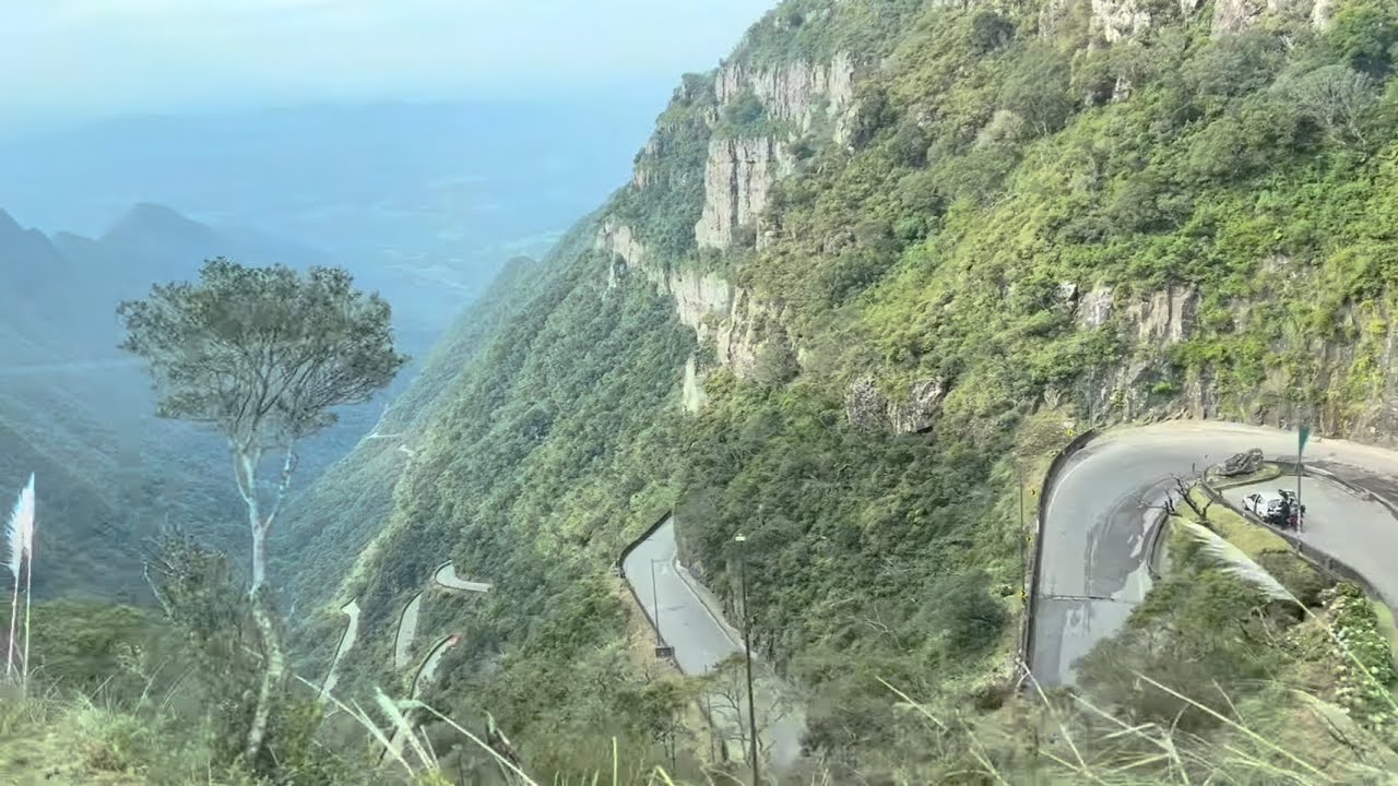 Descendo a Serra do Rio do Rastro de 