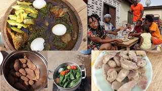 Cooking Authentic Ghanaian COCOYAM & KONTOMIRE stew||AMPESI ABOMU, TARO\COCOYAM LEAVES
