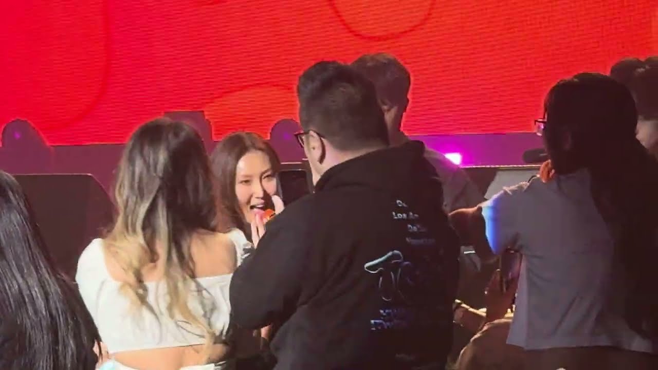 [fancam] HWASA in Oakland - Snooze (SZA) - Soundcheck - 031325