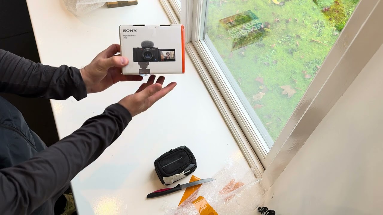 Sony ZV-1 2024 unboxing with small rig
