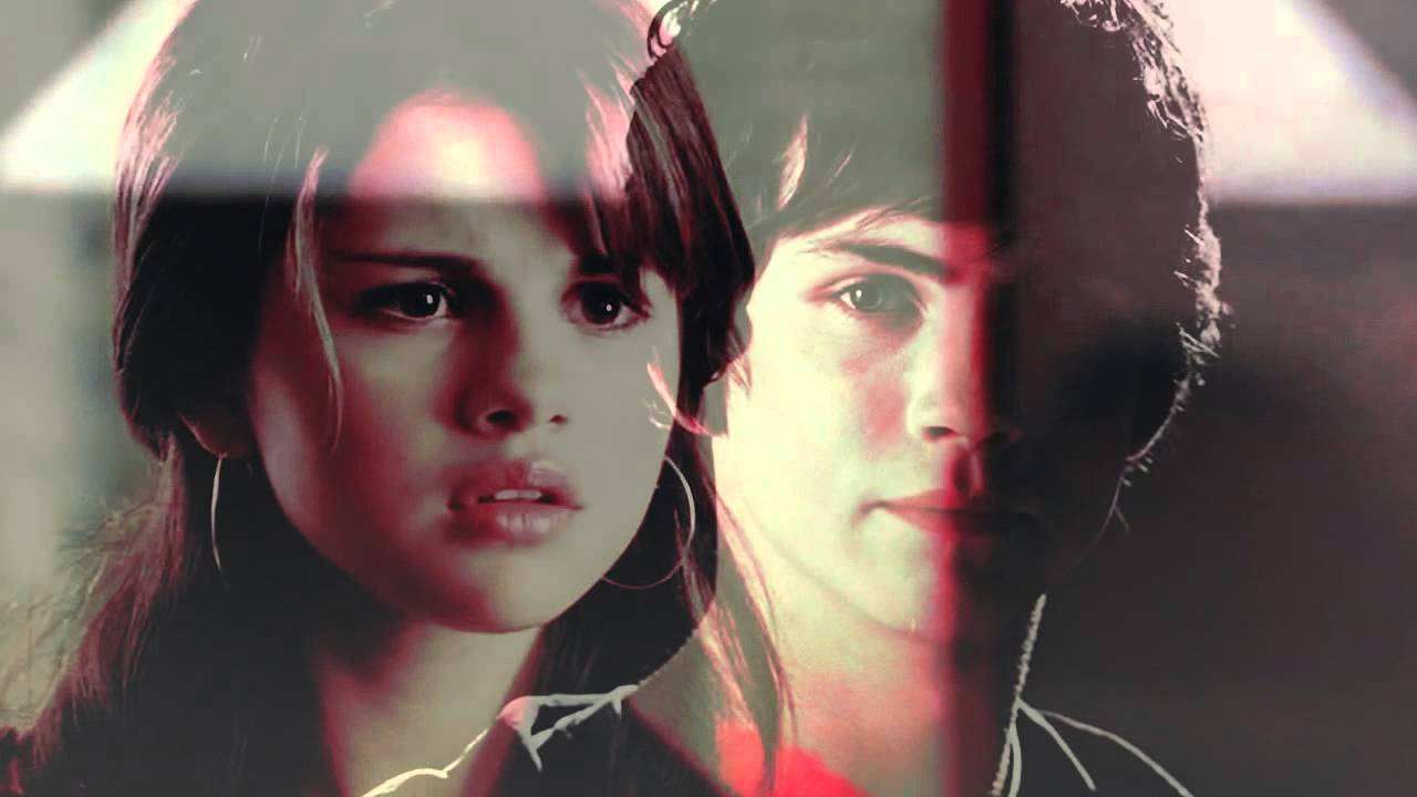 Logan & Selena | High by the beach