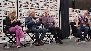 Celebrity Brady Bunch Barry Williams Susan Olsen and Mike Lookinland Sing Together Wealth