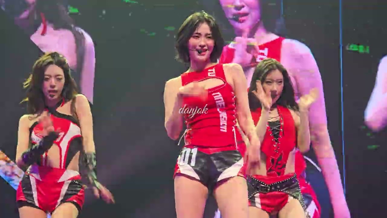 260711 Walk, Kiss & Tell (Ryujin Focus), Wannabe (Ryujin Focus