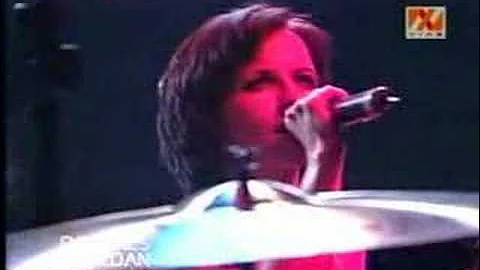 Dolores O'Riordan - Ode To My Family (Live in Chile)