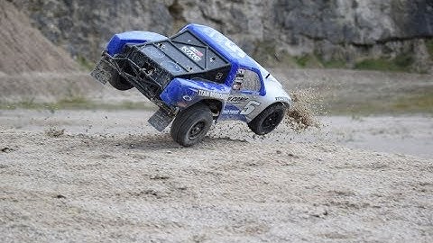 RC Fun Everyday - Assocated SC10 and Axial Yeti, jumps, fails, wins!