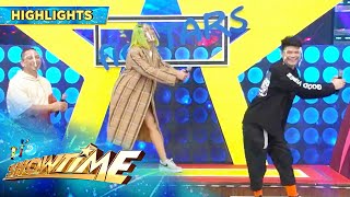 Vhong Navarro dances 'Pamela One' | It's Showtime