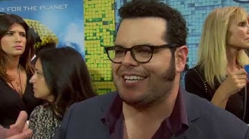 Pixels: Josh Gad NYC Red Carpet Premiere Interview | ScreenSlam