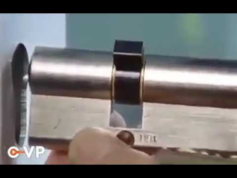 Video: Bagaimana cara kerja kunci pelek pintu?