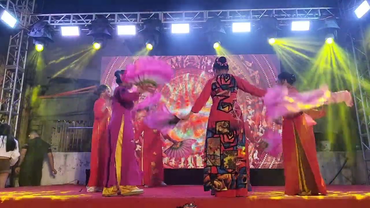 Tiết mục, chèo xuân về, hội phụ nữ thôn nhân Mỹ 