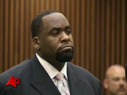 Ex-Detroit Mayor Sentenced to 5 Years in Prison - YouTube